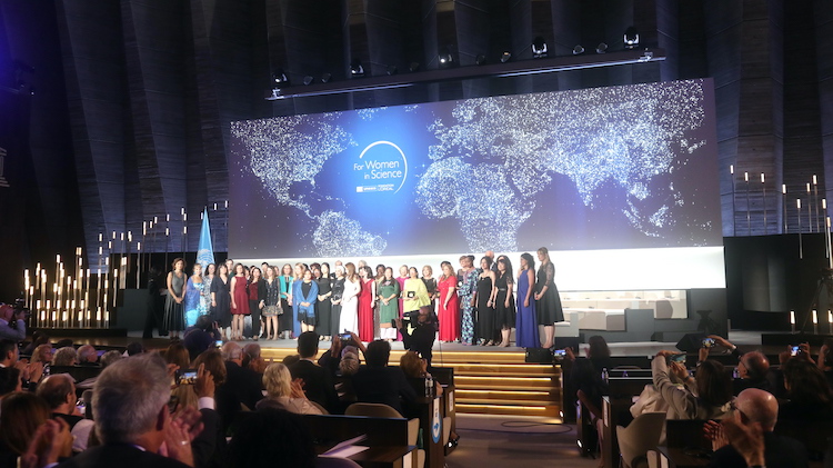 L’Oreal – UNESCO tôn vinh 45 nhà khoa học nữ xuất sắc trên toàn thế giới nha-khoa-hoc-nu-05