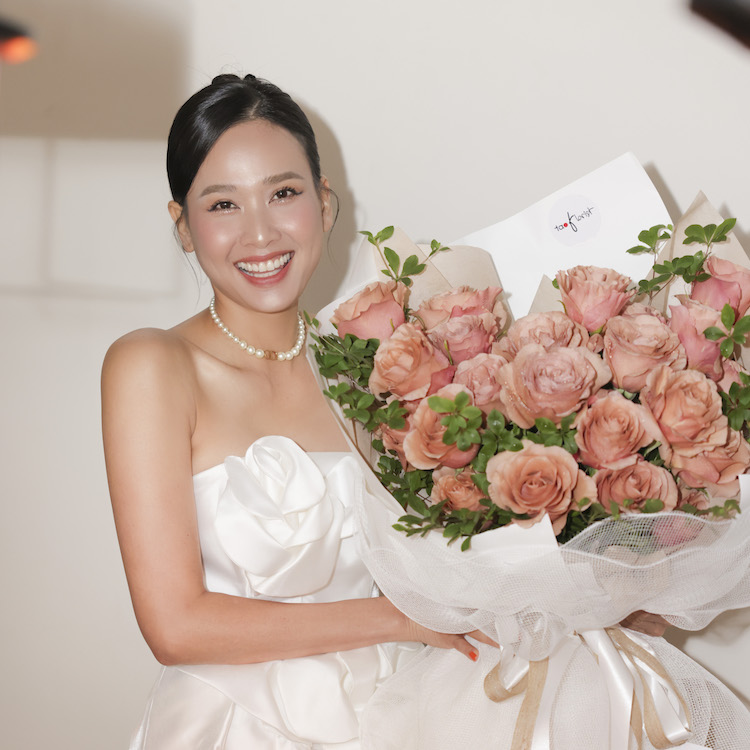 Hoa hậu Dương Mỹ Linh đón tuổi mới bên người thân, bạn bè Hoa hậu Dương Mỹ Linh