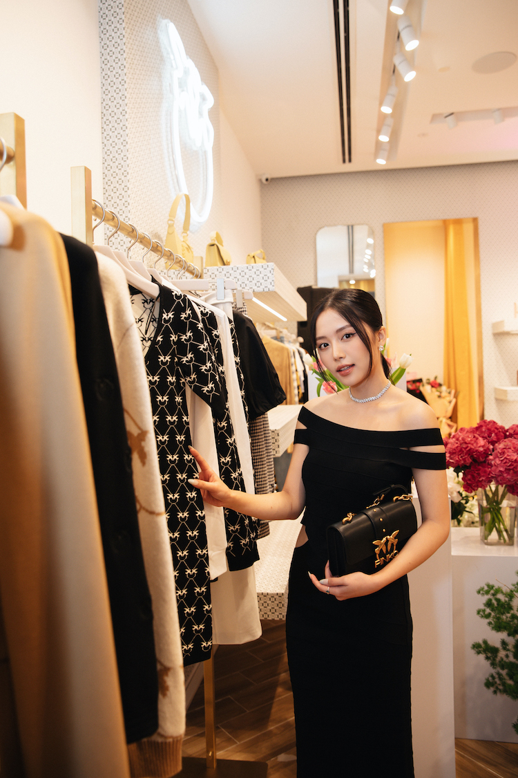 Cặp đôi Kỳ Duyên – Minh Triệu chiếm trọn spotlight tại sự kiện khai trương PINKO Vincom Bà Triệu Hotgirl Mai Chen