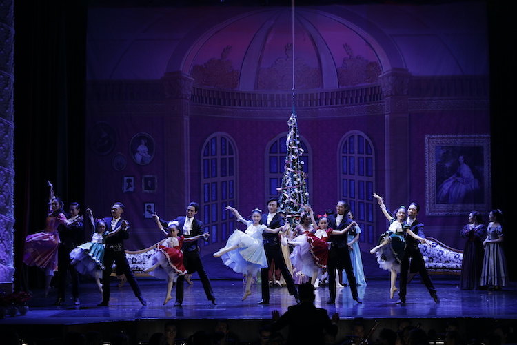 Vở ballet Kẹp hạt dẻ nổi tiếng của Tchaikovsky đã trở lại kep-hat-de-001