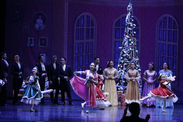 Vở ballet Kẹp hạt dẻ nổi tiếng của Tchaikovsky đã trở lại kep-hat-de-002