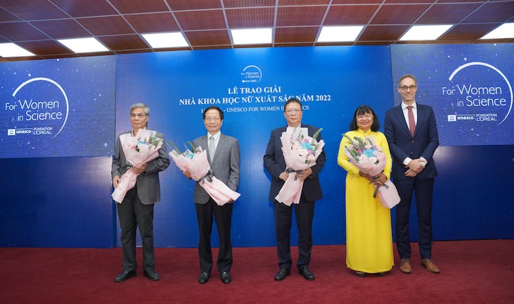 Giải thưởng L’oréal – Unesco vinh danh Nhà Khoa Học Nữ xuất sắc 2022 nha khoa hoc nu xuat sac 2022 05