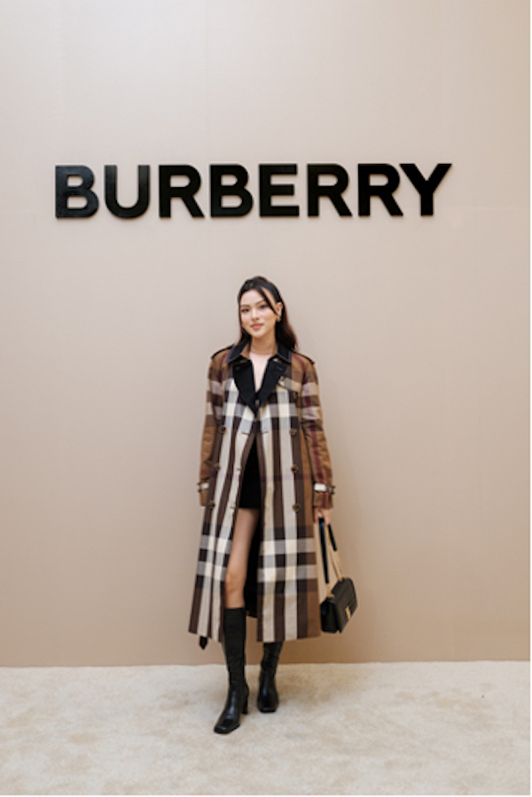 Dàn sao tụ hội tại sự kiện khai trương cửa hàng Burberry tại Rex Hotel Burberry-05