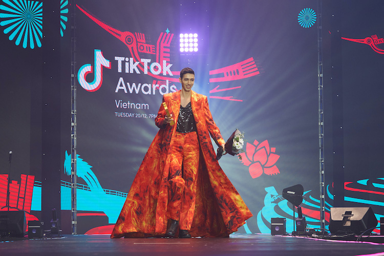 Dem-vinh-danh-tiktok-awards-2022-04