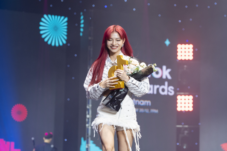 Dem-vinh-danh-tiktok-awards-2022-05