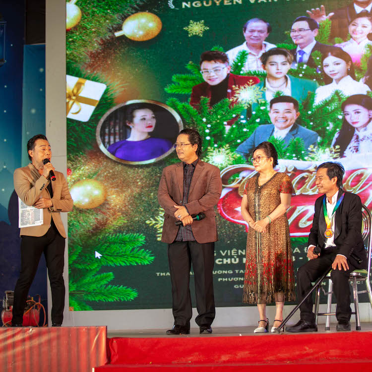 Nhạc sĩ Nguyễn Văn Việt đón Giáng Sinh An Lành với 12 ca khúc mới Giang-sinh-an-lanh-034