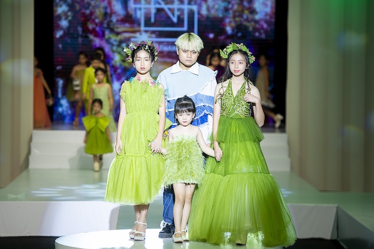 thoi-trang-NTK-NGUYEN-THANH-SON