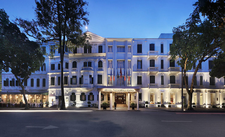 diem-den-lang-man-Valentine-Melia-Metropole-ha-noi4