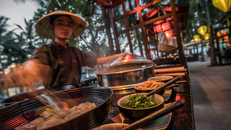 Trải nghiệm tinh túy ẩm thực đường phố Việt Nam tại Four Seasons The Nam Hai, Hội An Am-thuc-duong-pho-05