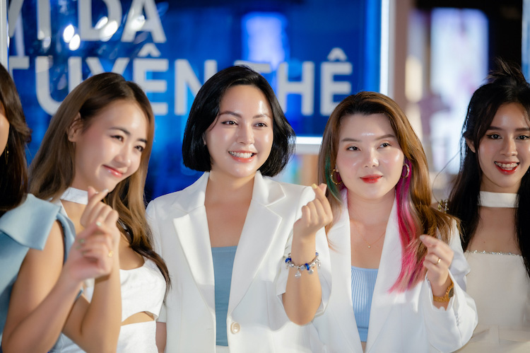 mô hình phòng lab khổng lồ La Roche-Posay