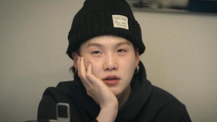 SUGA và hành trình đi tìm tiếng nói riêng SUGA