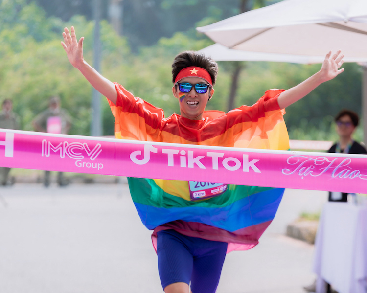 Chuỗi sự kiện #TuHaoDaSac 2023 kết nối hàng trăm sắc màu đến từ cộng đồng LGBTQIA+ #TuHaoDaSac-15