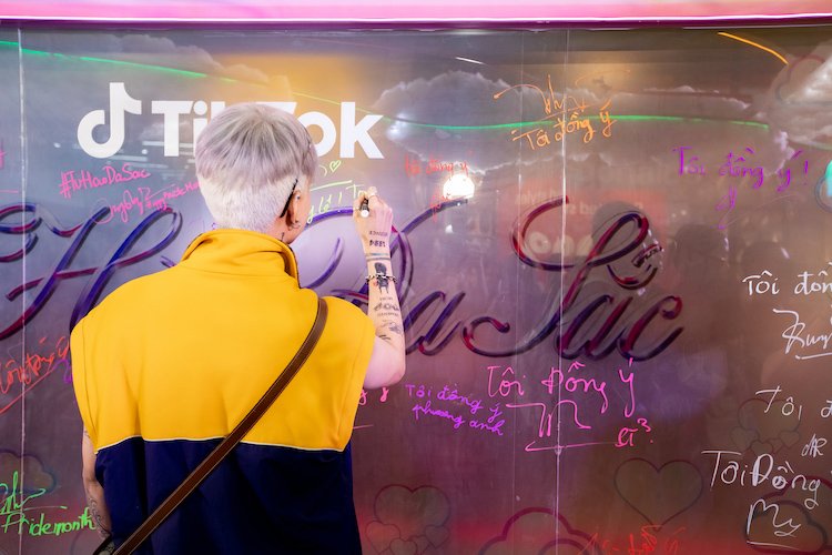 Chuỗi sự kiện #TuHaoDaSac 2023 kết nối hàng trăm sắc màu đến từ cộng đồng LGBTQIA+ TuHaoDaSac 20