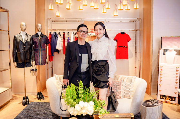 Dương Mỹ Linh cùng chồng