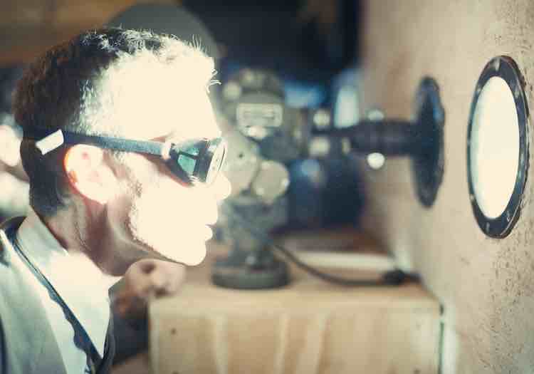 sieu-pham-Oppenheimer-01.jpg