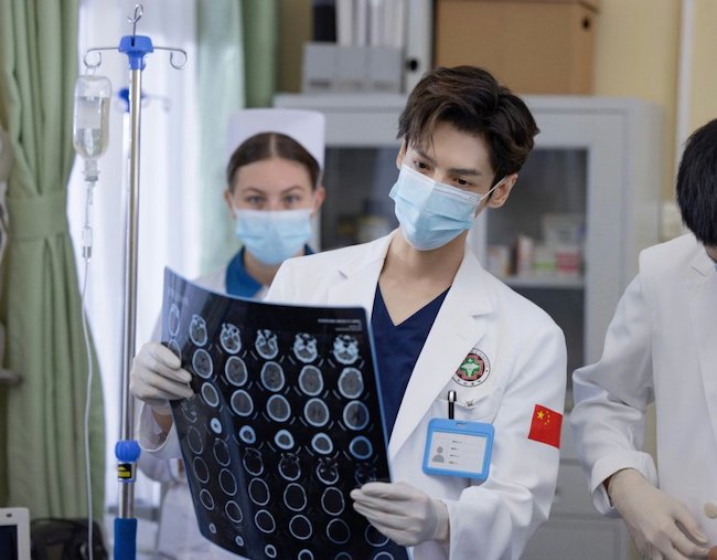 Phim Người tình chữa lành - Love is Panacea khiến khán gải khóc hết nước mắt Phim-nguoi-tinh-chua-lanh-Love-is-Panacea-04