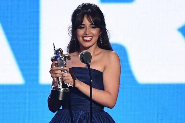 Camila Cabello và Troye Sivan lồng tiếng trong Quỷ lùn tinh nghịch: Đồng tâm hiệp nhạc Camila Cabello và Troye Sivan