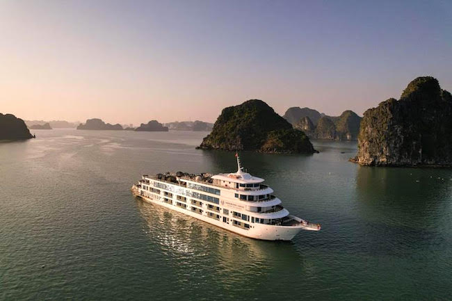 Du thuyền Ambassador Cruise II trên Vịnh Hạ Long sẵn sàng chào đón vị khách thứ 200.000 du-thuyen-Ambassador-Cruise-II-01