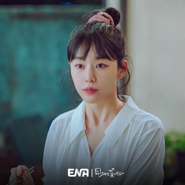 Như hoa trên cát phim hay về võ thuật truyền thống Hàn Quốc nhu-hoa-tren-cat-Like-flowers-in-sand-02