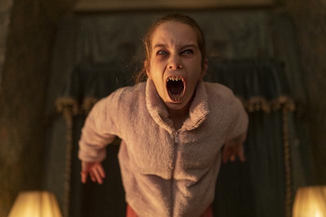 Universal “nhá hàng” trailer phim kinh dị mới Abigail đầy kinh hoàng và ghê rợn Abigail-02