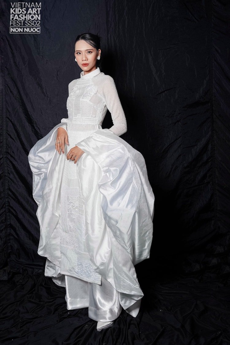 Mẫu nhí Model Kid Bình Dương tự tin sải bước tại Vietnam Kids Art Fashion Fest 2 NTK huy doan vuong ly