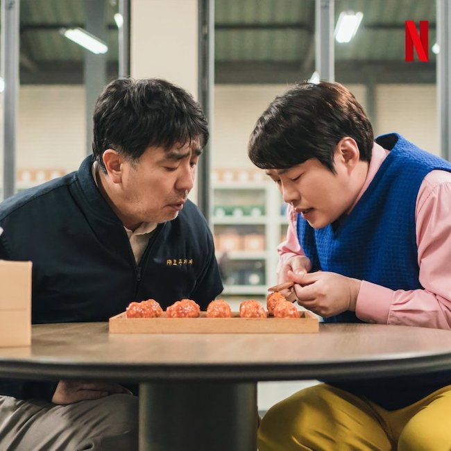 Kim Yoo Jung thành miếng gà chua cay trong Chicken nugget mieng-ga-chien-gion-Chicken-Nugget-06