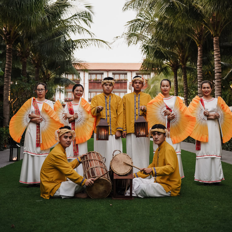nghi-thuc-tam-biet-mat-troi-05