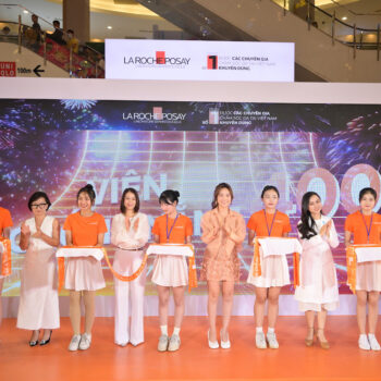 trien-lam-cong-nghe-UV-Light-da-giac-quan-9