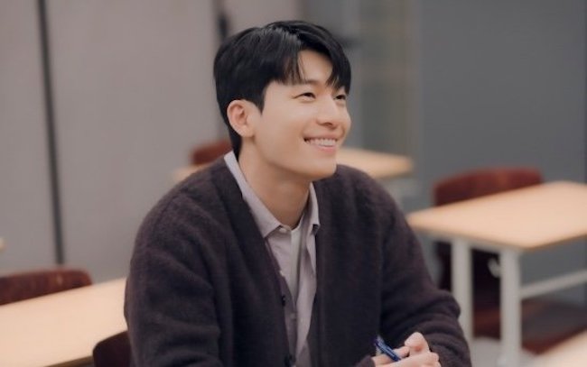 Đêm lãng mạn ở Hagwon của Wi Ha Joon và Jung Ryeo Won được yêu thích dem-lang-man-o-Hagwon-The-midnight-romance-in-Hagwon-07