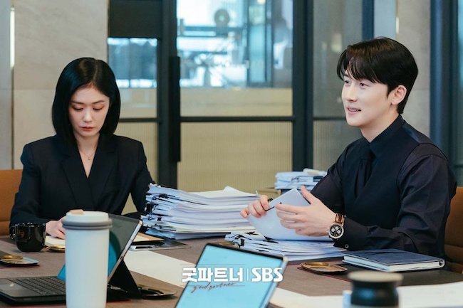 Cộng sự hoàn hảo (Good partner) được yêu thích vì đề tài hấp dẫn cong-su-hoan-hao-Good-Partner-02