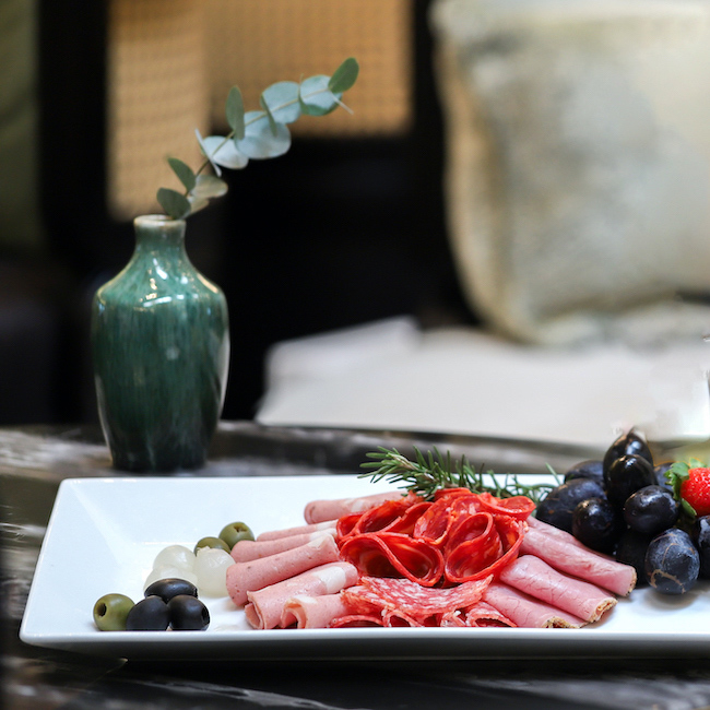 Tận hưởng ưu đãi bất ngờ mỗi ngày tại khách sạn LOTTE Sài Gòn uu-dai-bat-ngo-thang-8-Legend-Lounge1