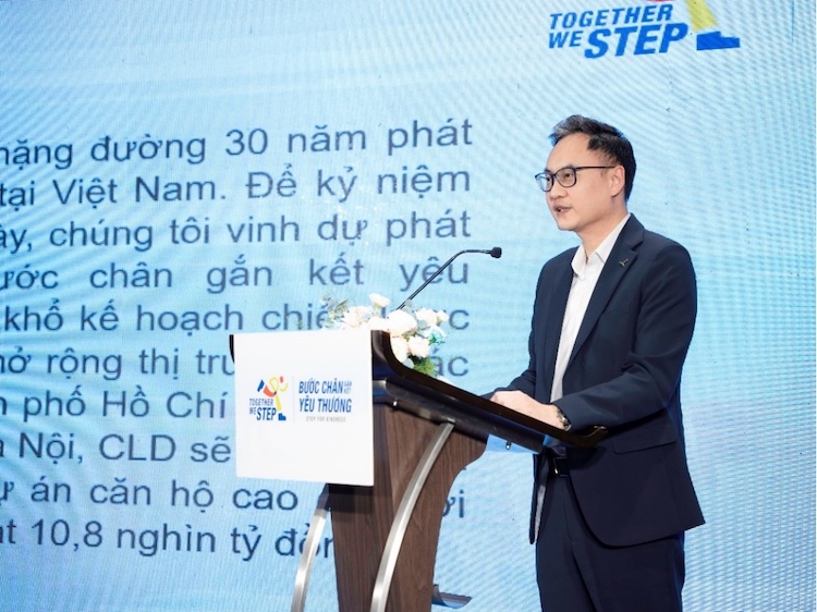 Buoc-chan-gan-ket-yeu-thuong-02