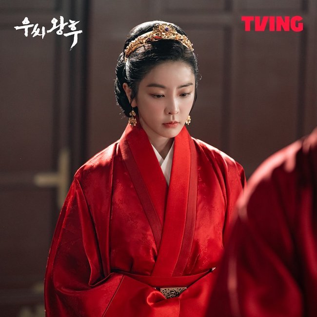 Nữ hoàng Woo (Queen Woo) gây sốt bởi dàn sao đình đám nu-hoang-woo-Queen-Woo-06