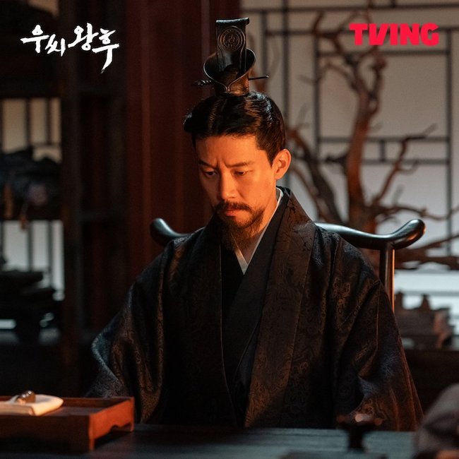 Nữ hoàng Woo (Queen Woo) gây sốt bởi dàn sao đình đám nu-hoang-woo-Queen-Woo-09