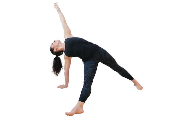 10 bài tập yoga giúp cánh tay thon gọn, săn chắc yoga-giup-canh-tay-thon-gon-09