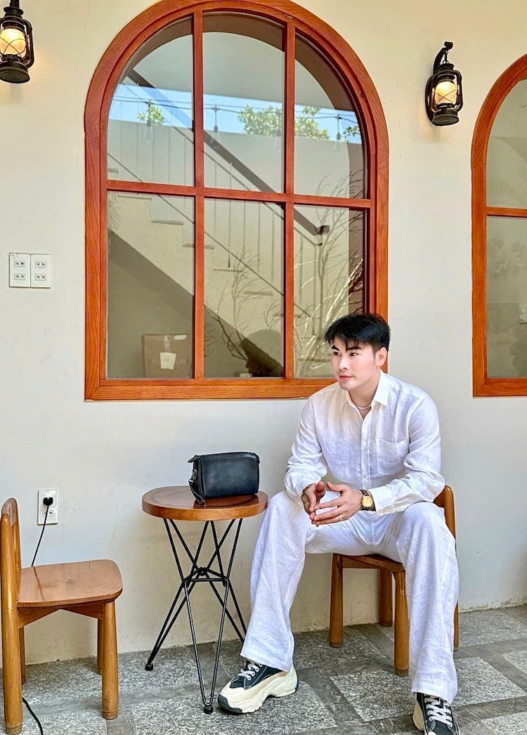 Phan Minh Trung – thầy giáo điển trai chinh phục giới trẻ Gen Z với học lực "khủng" và tài năng đa dạng Phan-Minh-Trung-01
