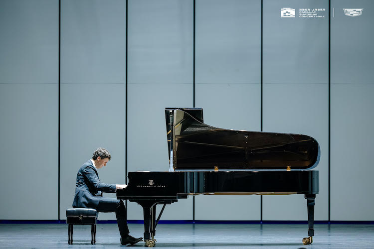 Độc tấu piano Olivier Moulin kỷ niệm 100 năm ngày mất của Gabriel Fauré doc-tau-piano-Olivier-Moulin-02