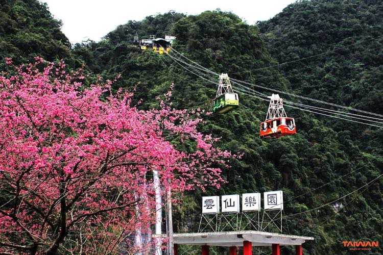 Trải nghiệm suối nước nóng – Điểm đến lý tưởng mùa thu đông tại xứ Đài suoi-nuoc-nong-02