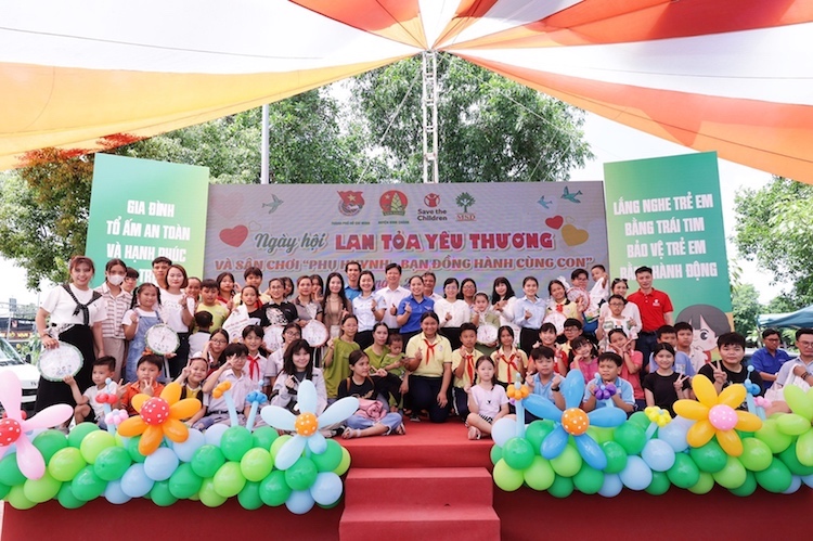 trien-lam-nghe-thuat-vai-a-lan-03