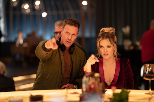 Xưởng phim Blumhouse tung trailer Drop hé lộ trò chơi chết chóc Drop-buoi-hen-ho-kinh-hoang-2