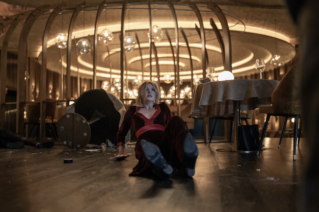 Xưởng phim Blumhouse tung trailer Drop hé lộ trò chơi chết chóc Drop-buoi-hen-ho-kinh-hoang-3