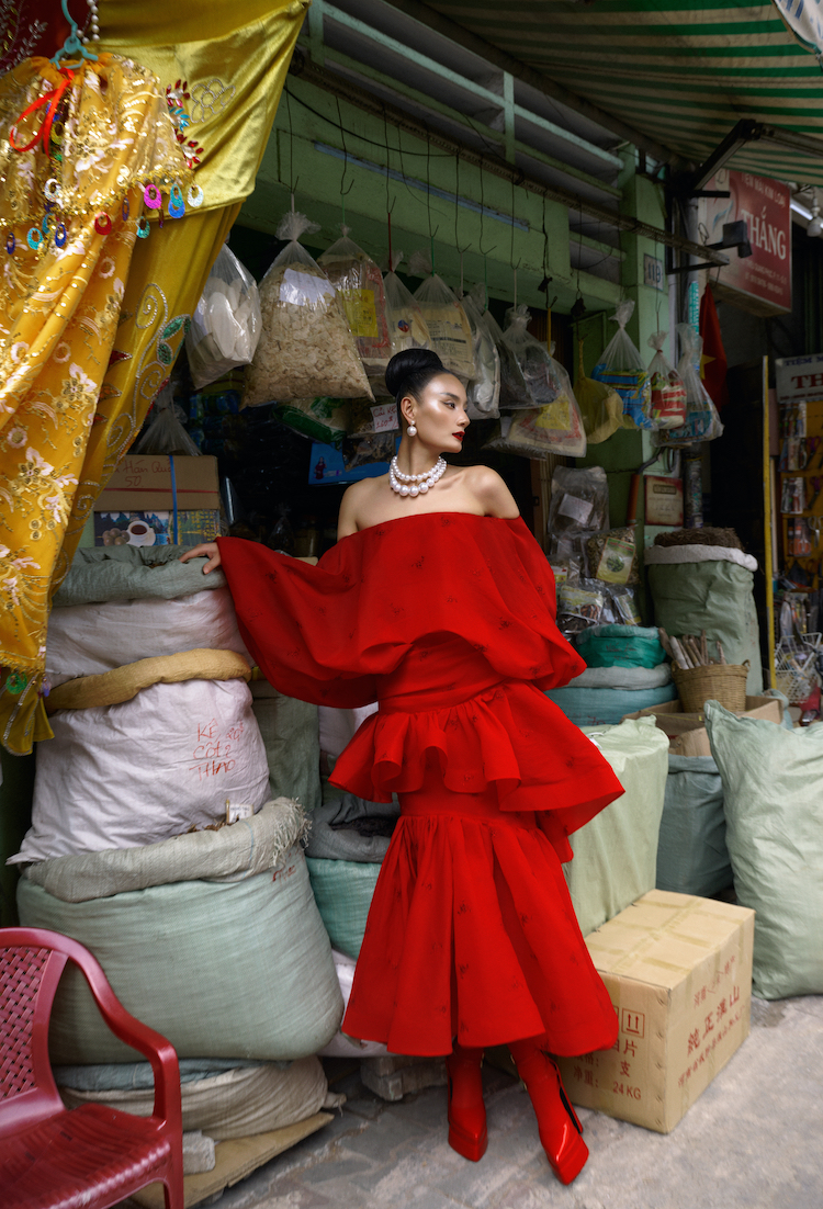 Lê Thúy xuống phố Sài Gòn với loạt thiết kế ấn tượng của Đỗ Mạnh Cường Le-thuy-xuong-pho03