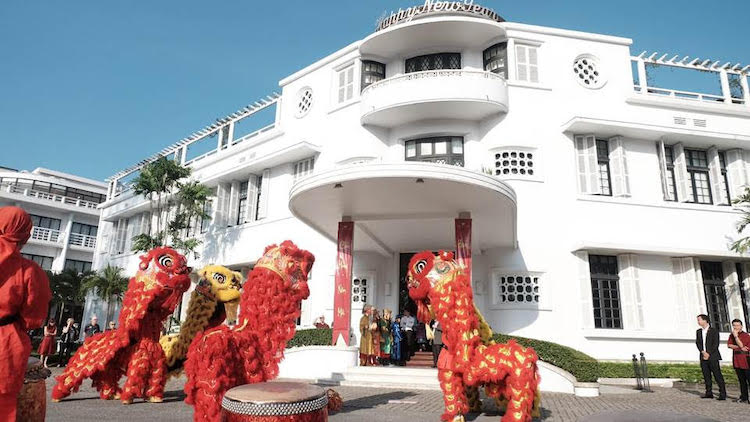 don-tet-at-ty-sum-vay-tai-azerai-resorts-1