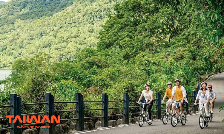 du-lich-duong-sat-dai-loan-3