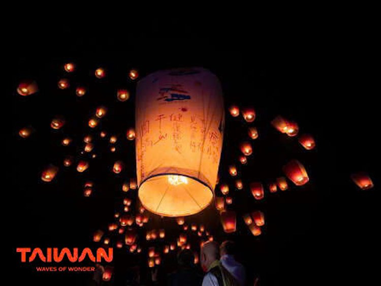Rực rỡ sắc màu lễ hội Tết Nguyên đán ở xứ Đài le-hoi-tet-nguyen-dan-tai-xu-dai-2