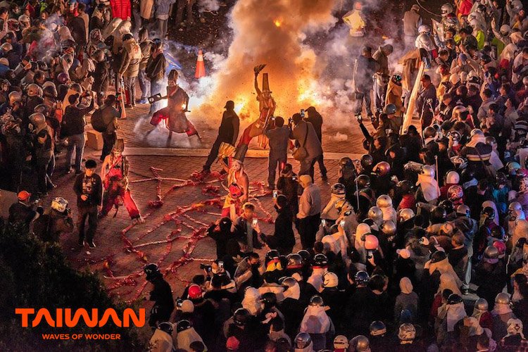 Rực rỡ sắc màu lễ hội Tết Nguyên đán ở xứ Đài le-hoi-tet-nguyen-dan-tai-xu-dai-Beehive-Fireworks2