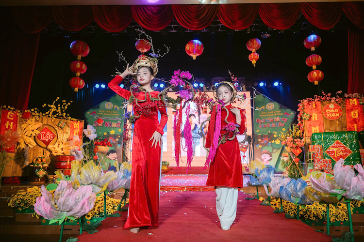 model-kid-binh-duong-chao-xuan-2025-6