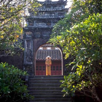 nam-du-lich-Laguna-lang-co-04