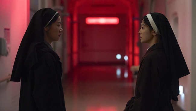 Song Hye Kyo trở lại với phim điện ảnh Nữ tu bóng tối nu-tu-bong-toi-Dark-Nuns-6