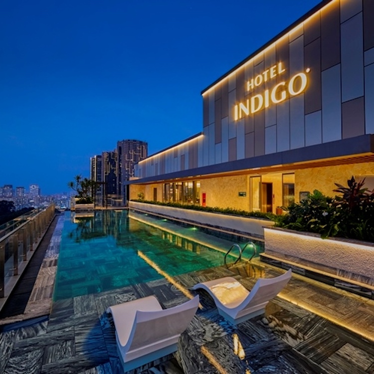 Hotel Indigo ra mắt khách sạn đầu tiên tại Việt Nam Hotel-Indigo-Saigon-The-City-Outdoor-Pool